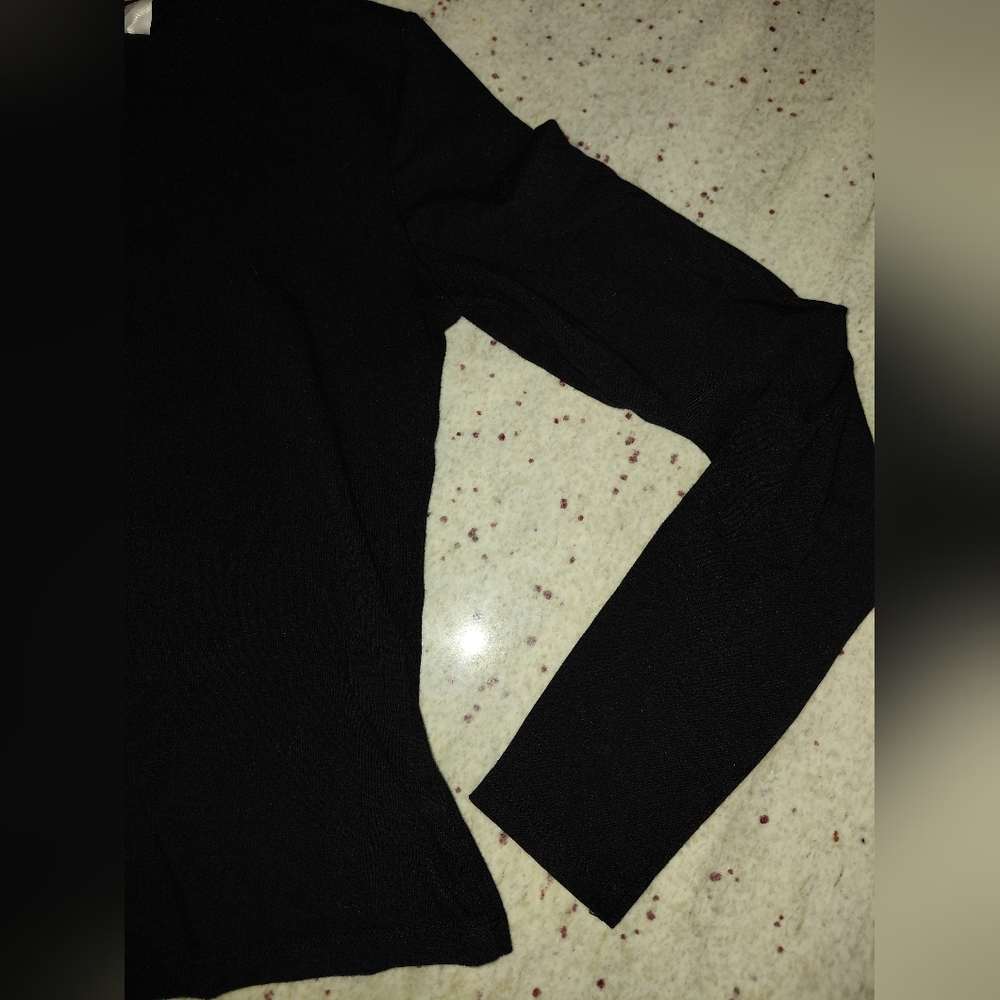 H&M Divided Black Long Sleeve T-Shirt - Size S - Essential Basic - Picture 9 of 14